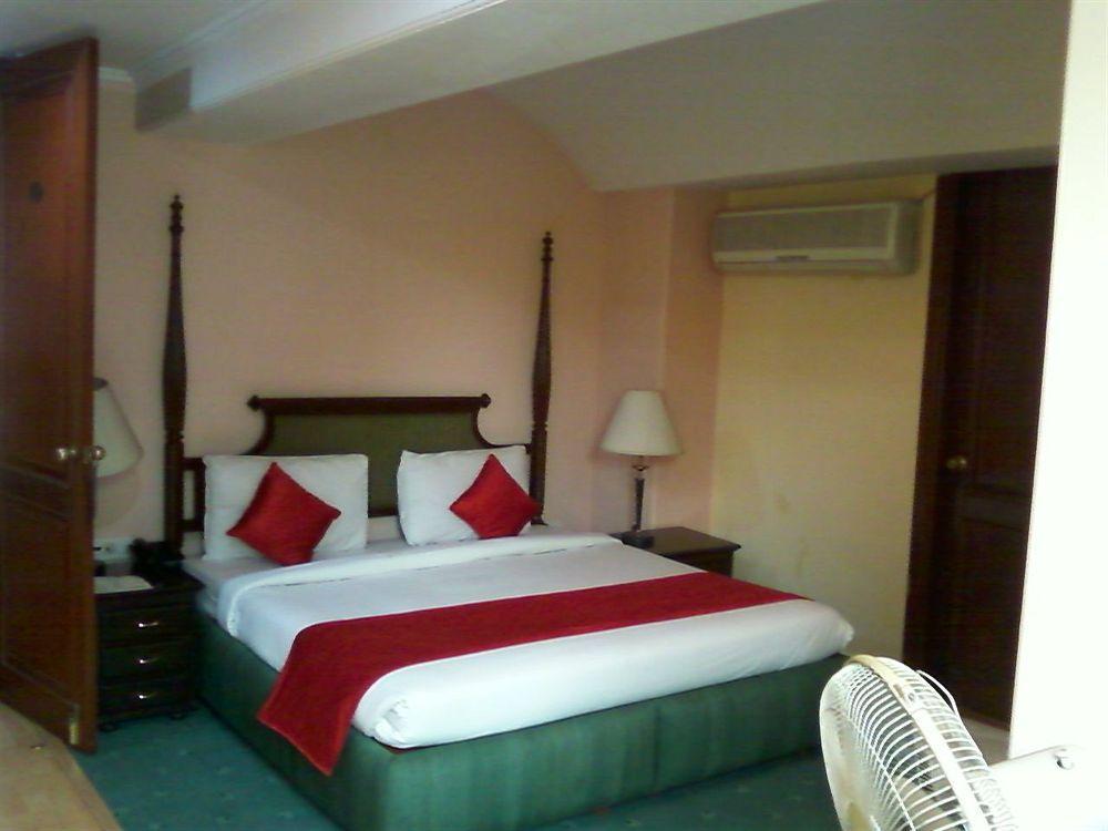 Hotel Treebo Corporate Park Nowe Delhi Zewnętrze zdjęcie