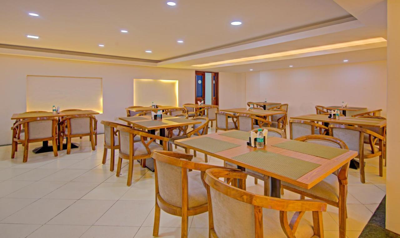 Hotel Treebo Corporate Park Nowe Delhi Zewnętrze zdjęcie