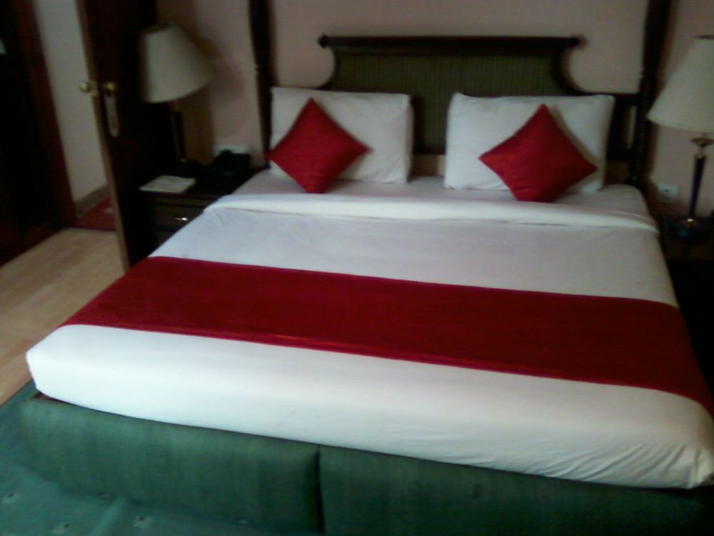 Hotel Treebo Corporate Park Nowe Delhi Zewnętrze zdjęcie